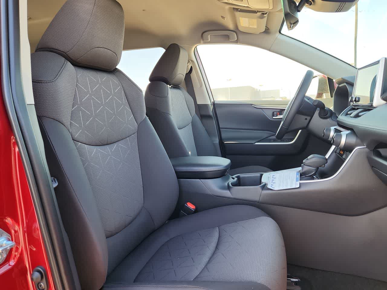 Thumbnail: 2025 Toyota RAV4 - 18