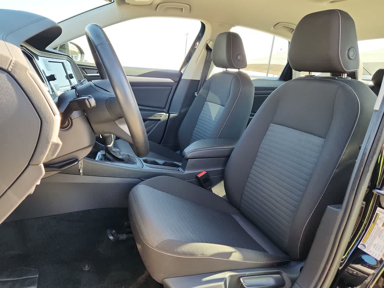 Thumbnail: 2024 Volkswagen Jetta - 15