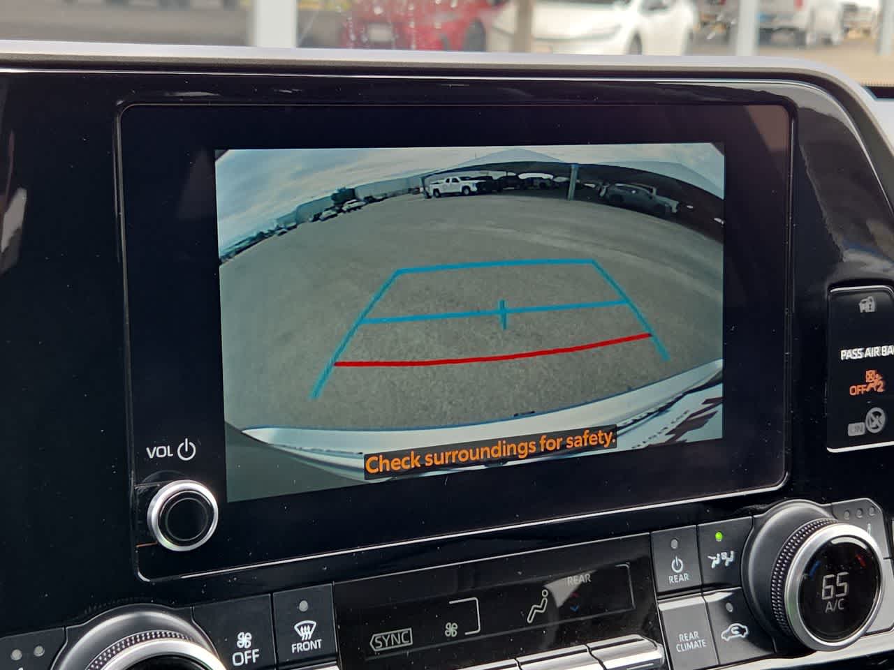 Thumbnail: 2023 Toyota Highlander - 25