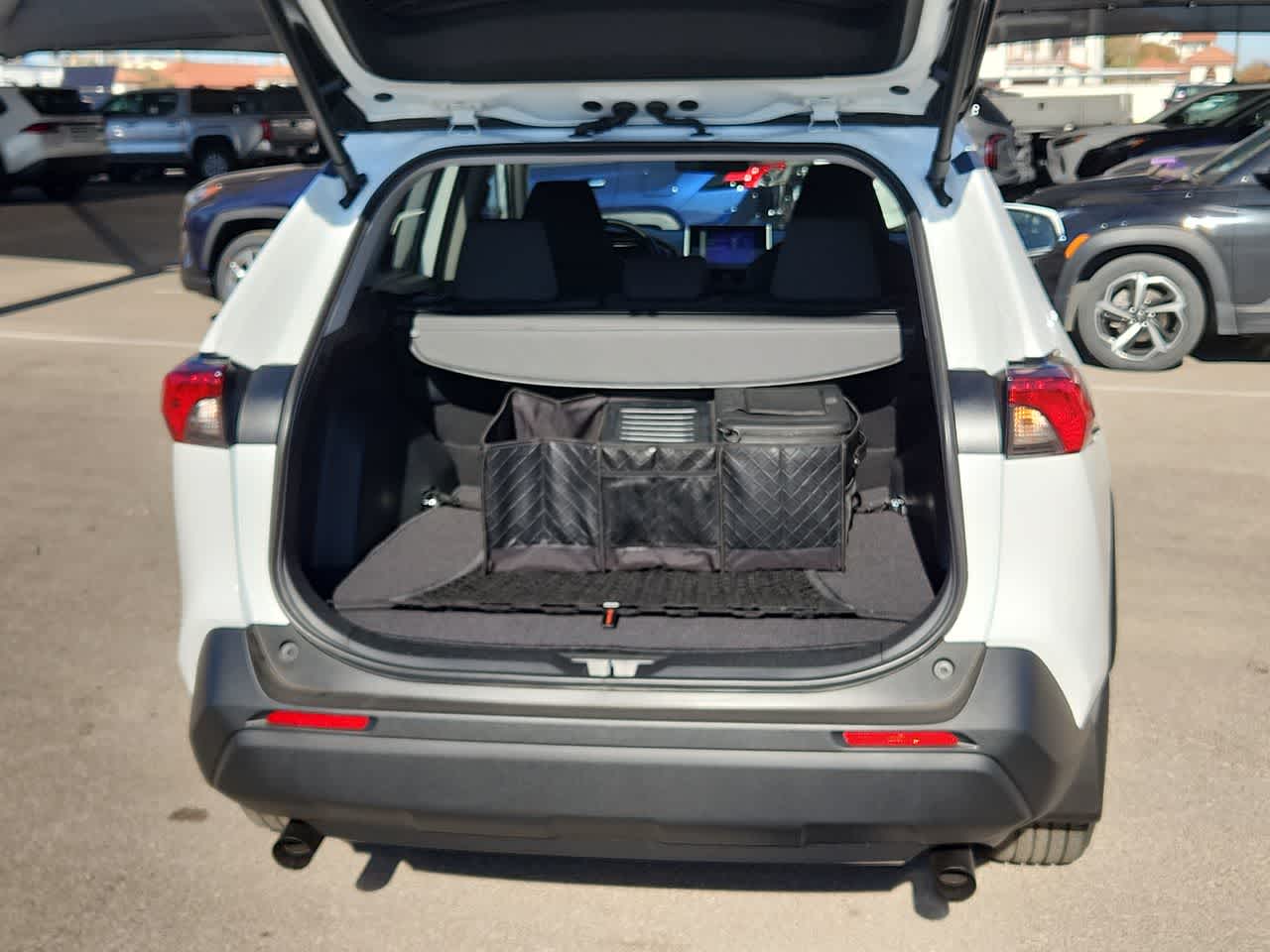 Thumbnail: 2025 Toyota RAV4 - 23