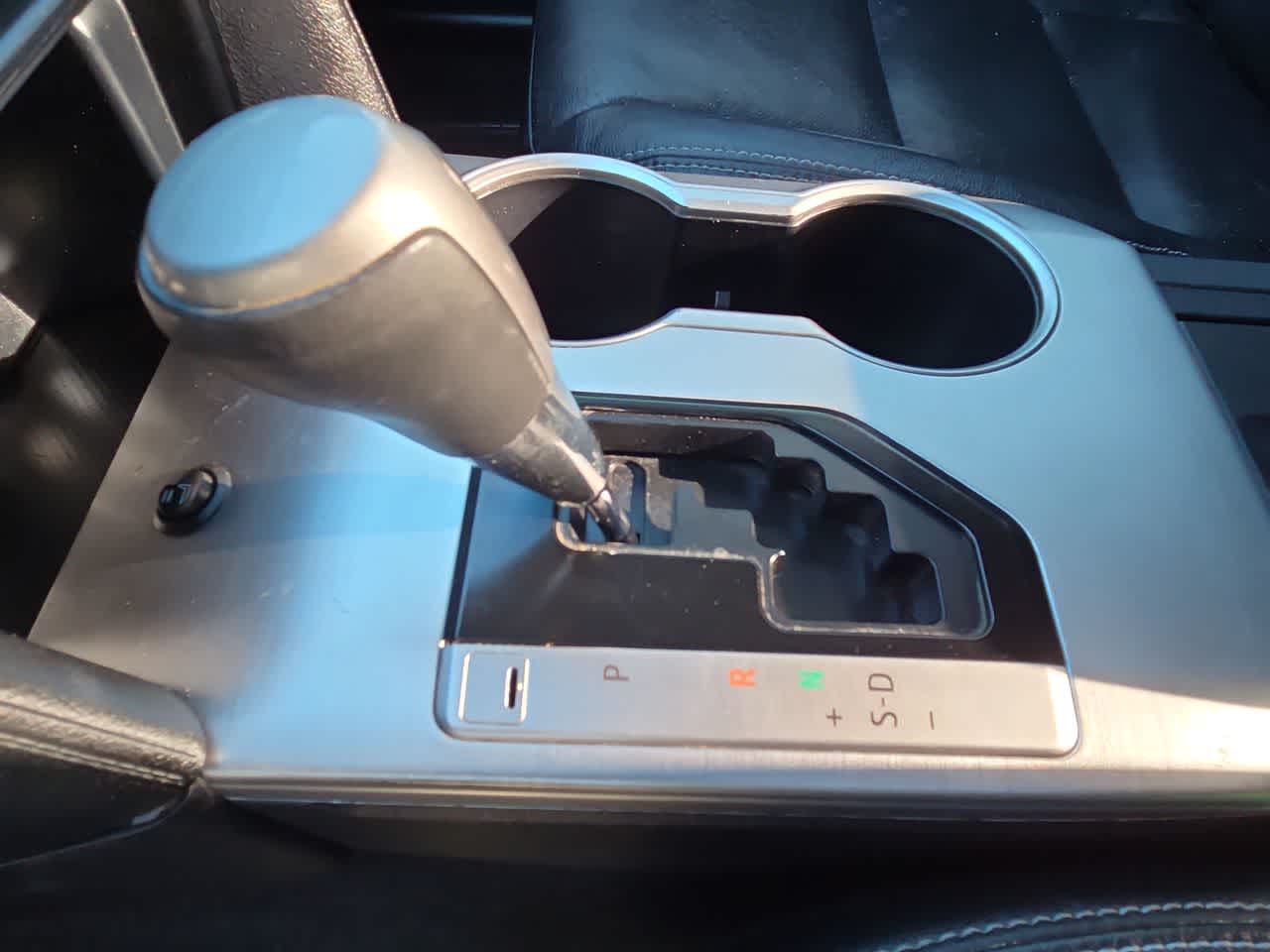 Thumbnail: 2013 Toyota Camry - 21