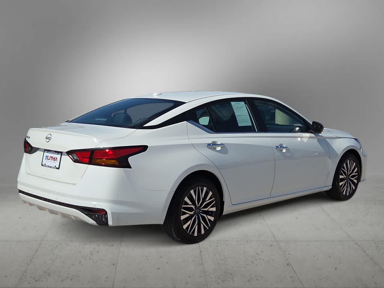 Thumbnail: 2025 Nissan Altima - 8