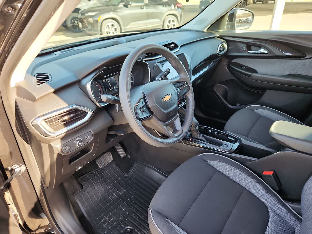 Thumbnail: 2023 Chevrolet TrailBlazer - 10