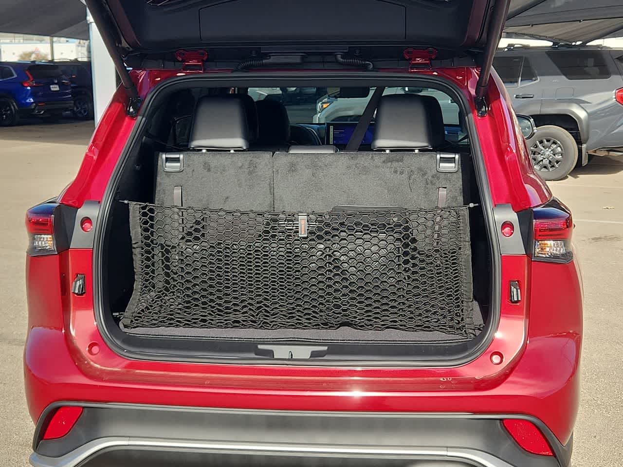 Thumbnail: 2026 Toyota Highlander - 23