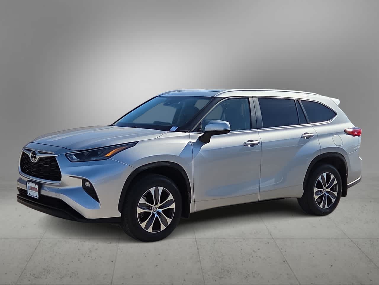 Thumbnail: 2023 Toyota Highlander - 4