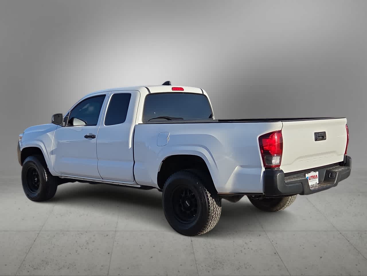 Thumbnail: 2022 Toyota Tacoma - 6