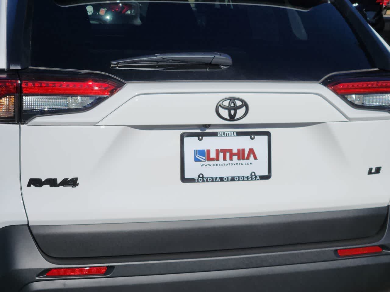 Thumbnail: 2025 Toyota RAV4 - 12