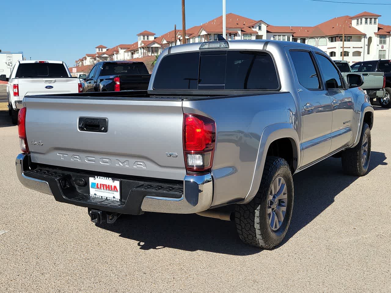 Thumbnail: 2019 Toyota Tacoma - 6
