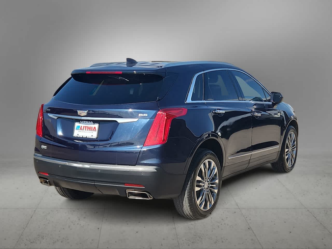 Thumbnail: 2017 Cadillac XT5 - 8