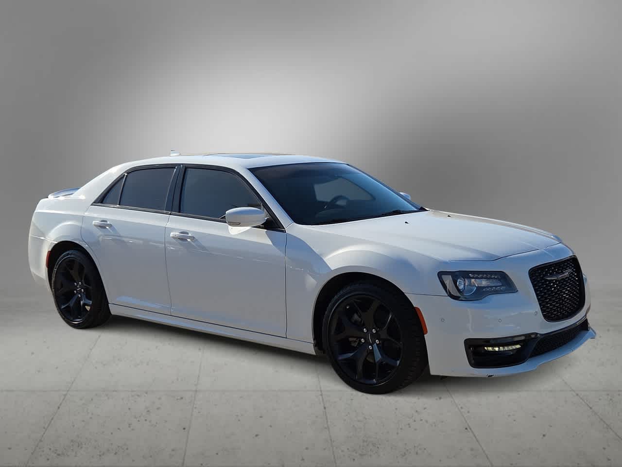 Thumbnail: 2022 Chrysler 300 - 2