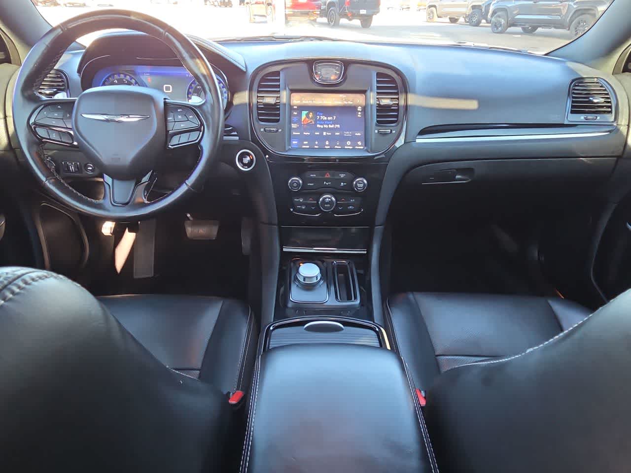 Thumbnail: 2022 Chrysler 300 - 14