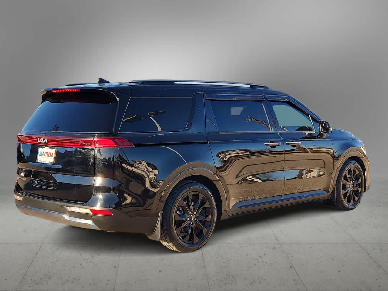Thumbnail: 2022 Kia Carnival - 8