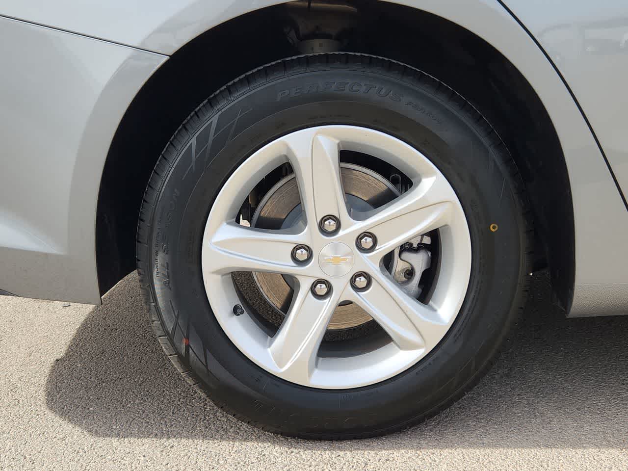 Thumbnail: 2024 Chevrolet Malibu - 12