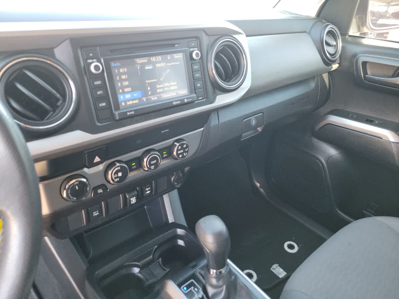 Thumbnail: 2019 Toyota Tacoma - 21