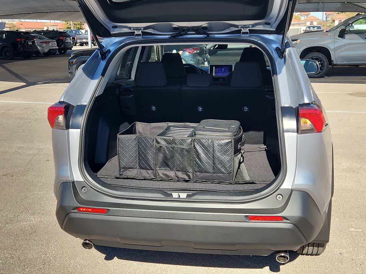 Thumbnail: 2025 Toyota RAV4 - 23