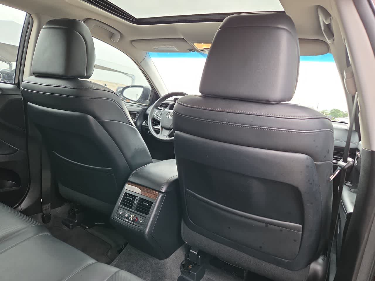 Thumbnail: 2013 Toyota Avalon - 16