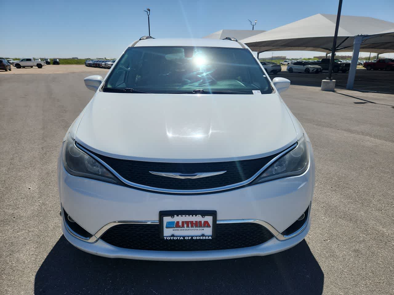 2017 Chrysler Pacifica Touring-L 14