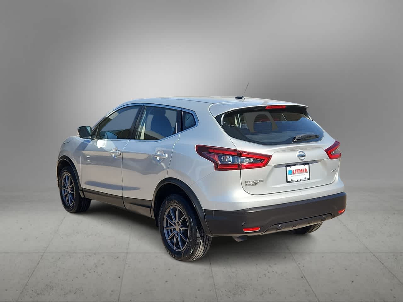 Thumbnail: 2020 Nissan Rogue Sport - 6