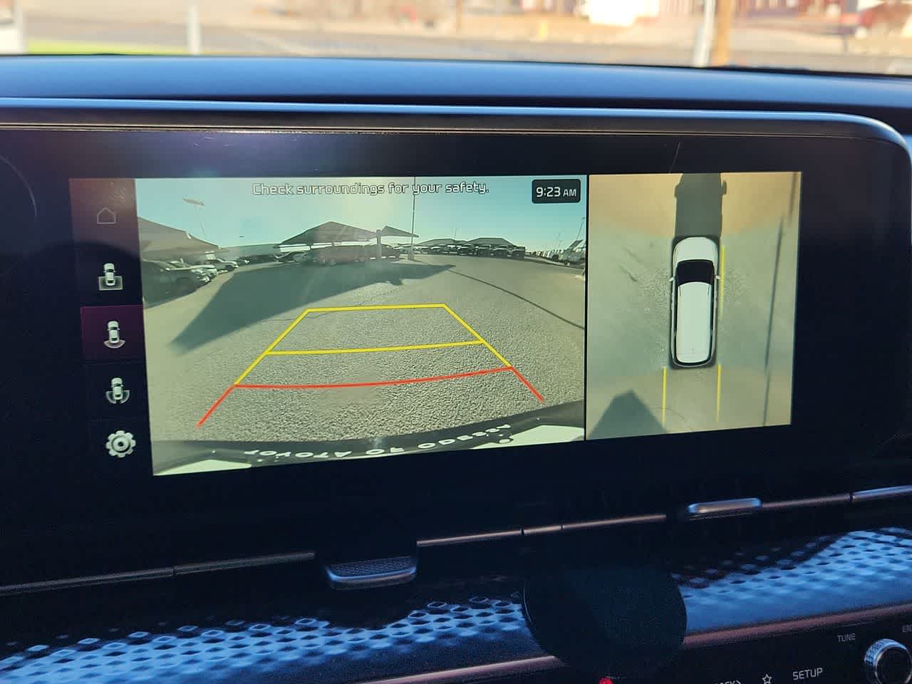 Thumbnail: 2022 Kia Carnival - 25