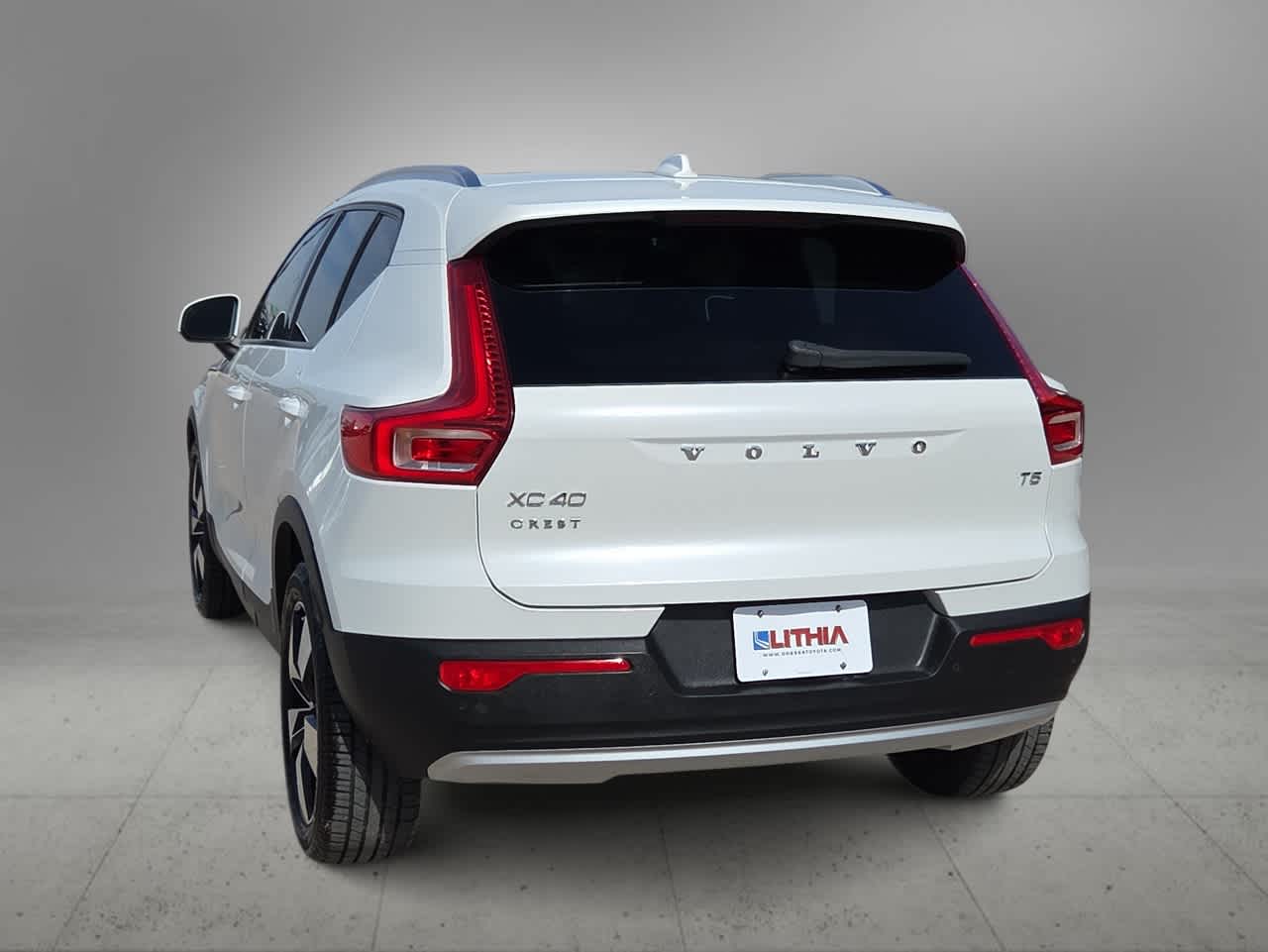 Thumbnail: 2021 Volvo XC40 - 7