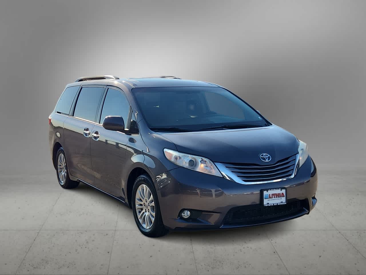 Thumbnail: 2016 Toyota Sienna - 2