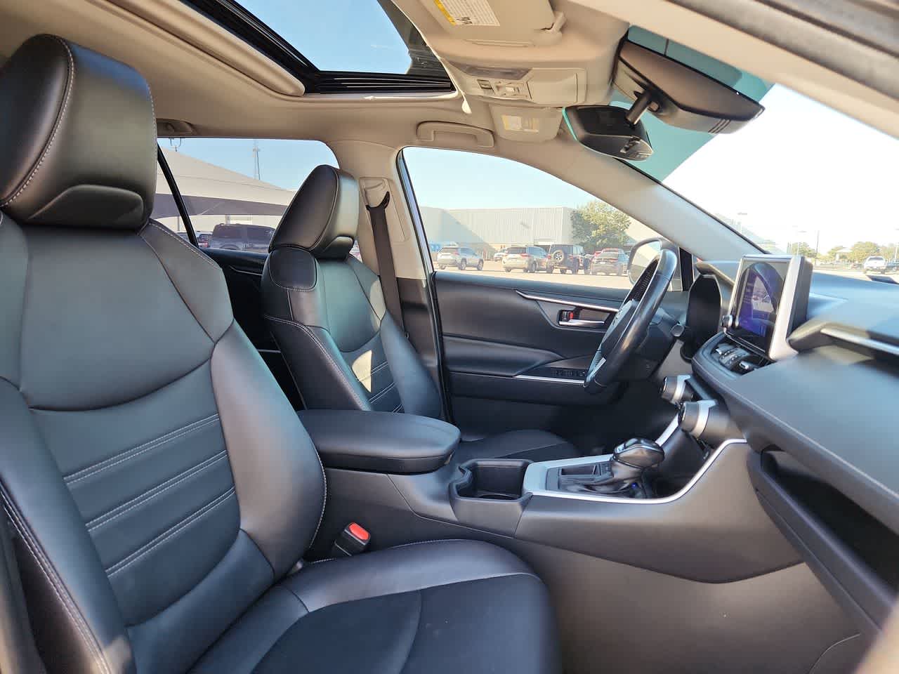 Thumbnail: 2023 Toyota RAV4 - 18