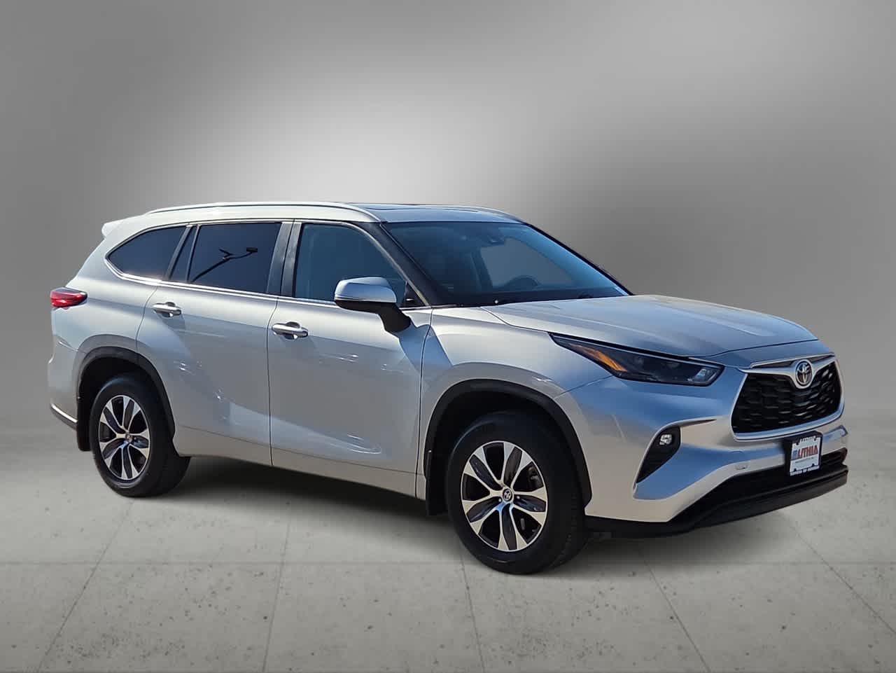Thumbnail: 2023 Toyota Highlander - 2