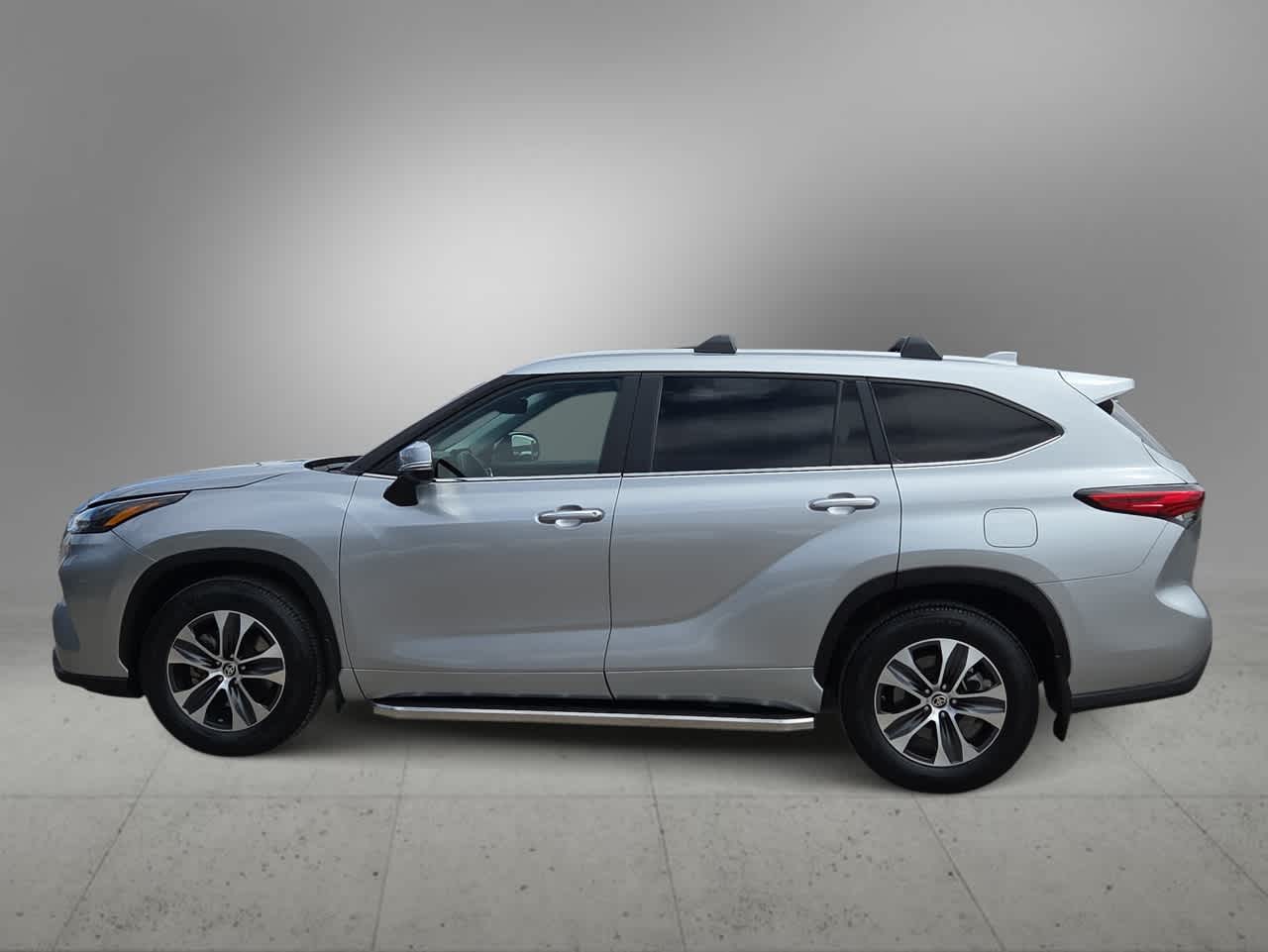 Thumbnail: 2023 Toyota Highlander - 5
