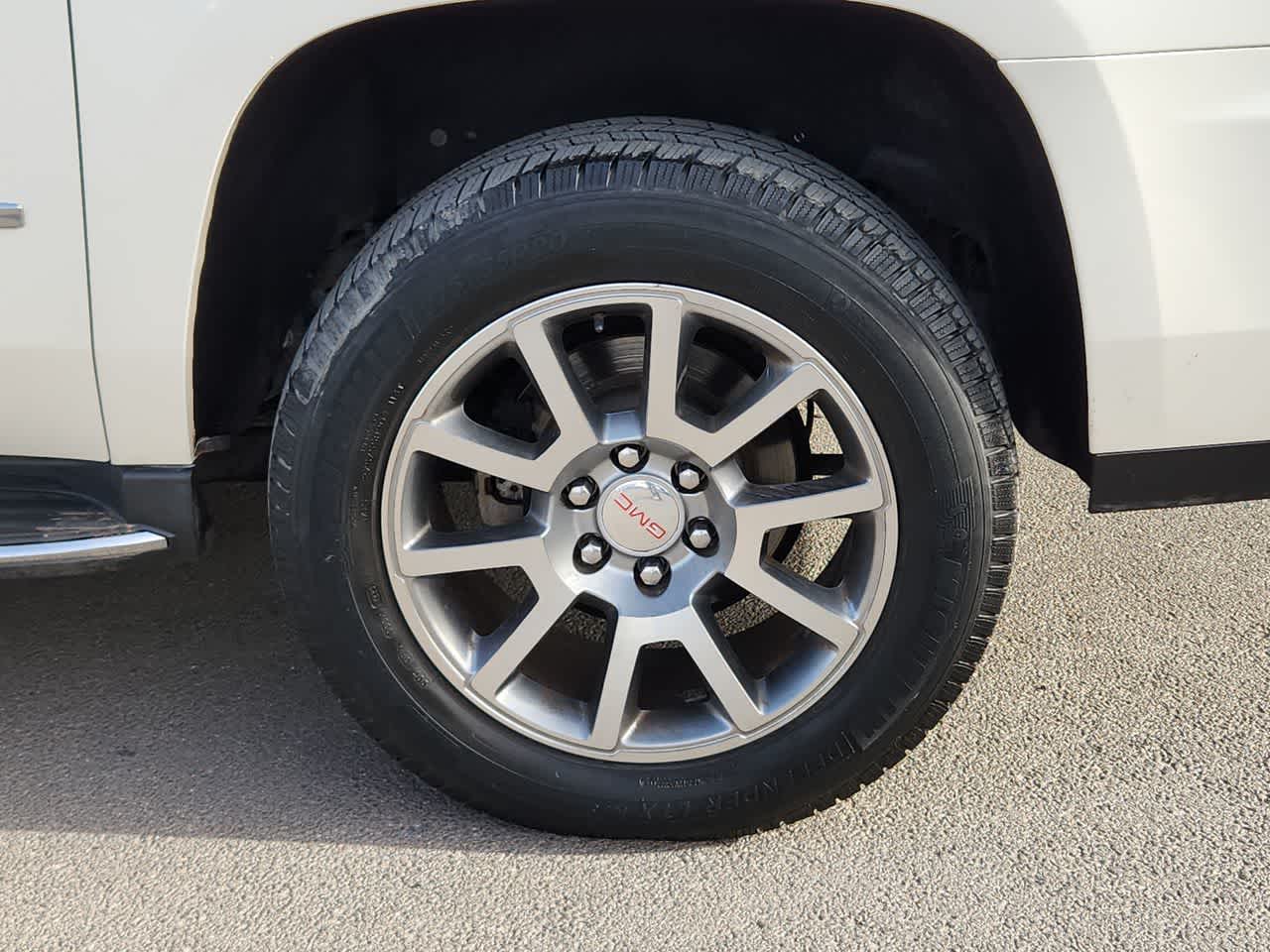 2015 GMC Yukon XL Denali 16