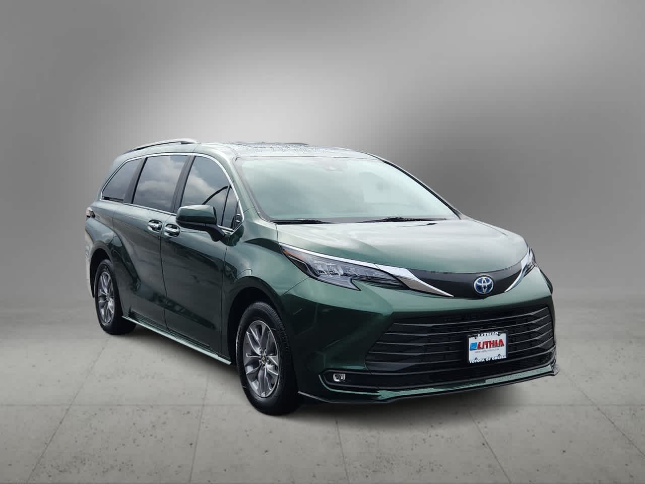 Thumbnail: 2025 Toyota Sienna - 2
