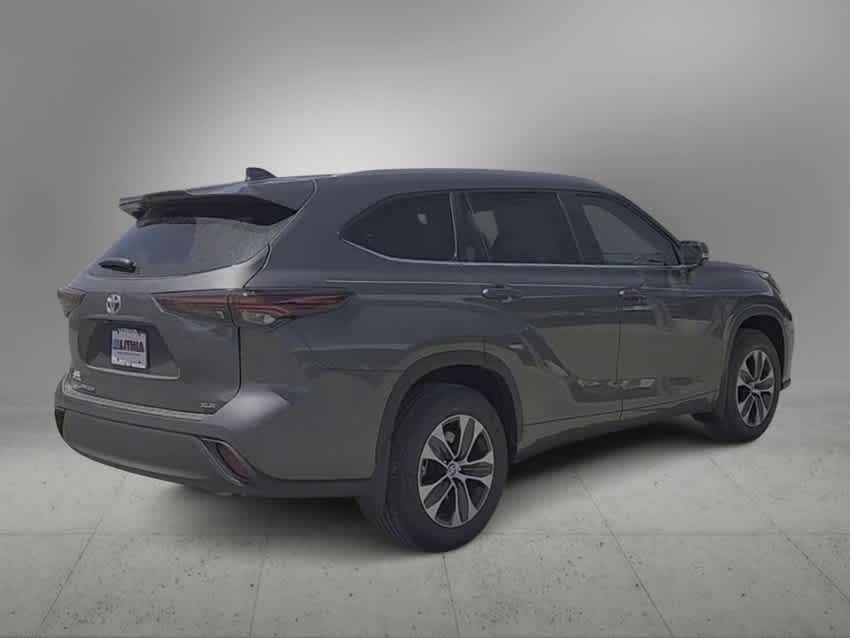 Thumbnail: 2024 Toyota Highlander - 9