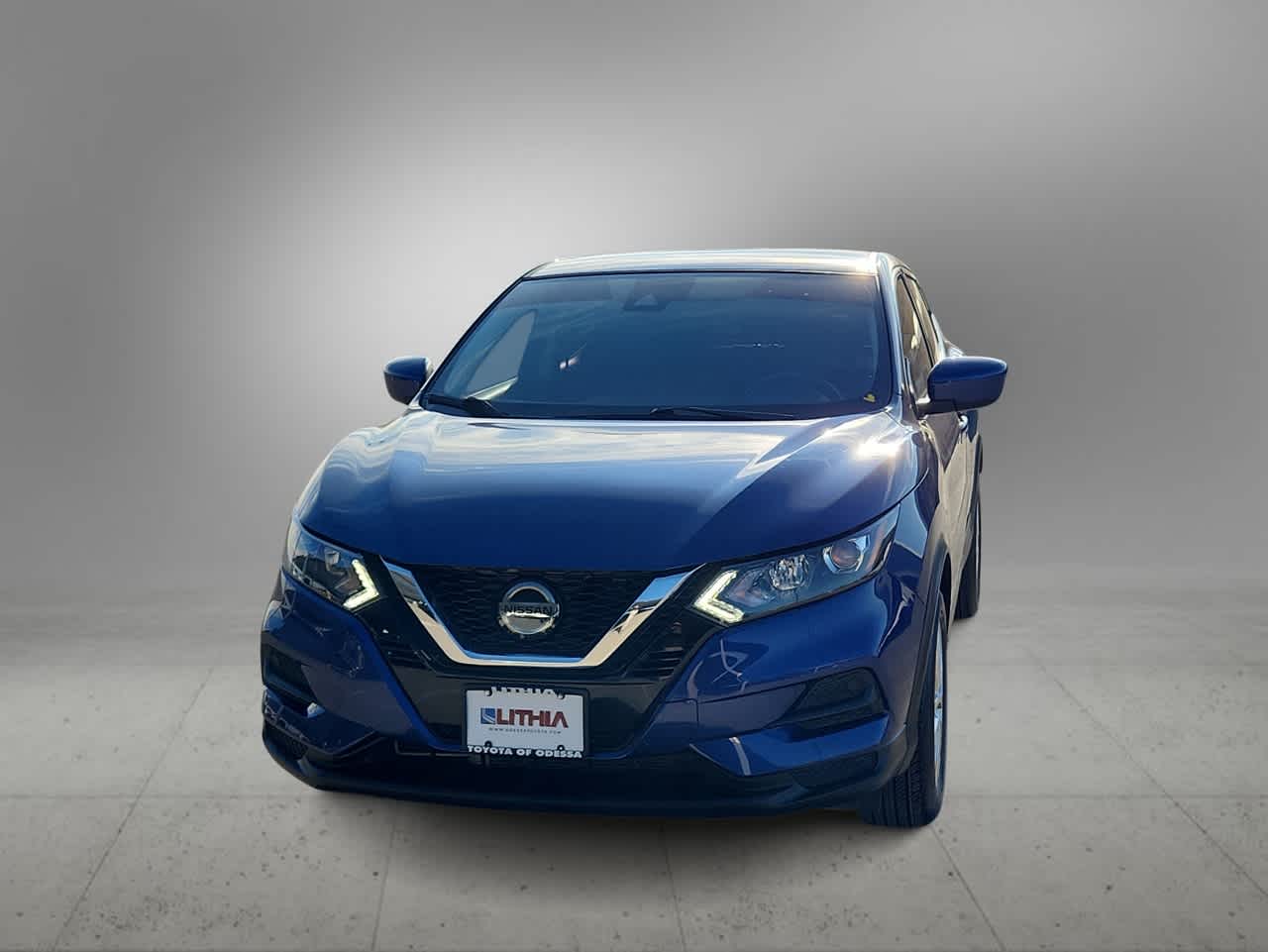 Thumbnail: 2022 Nissan Rogue Sport - 3