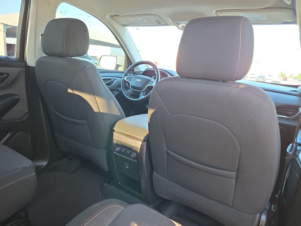 Thumbnail: 2021 Chevrolet Traverse - 16