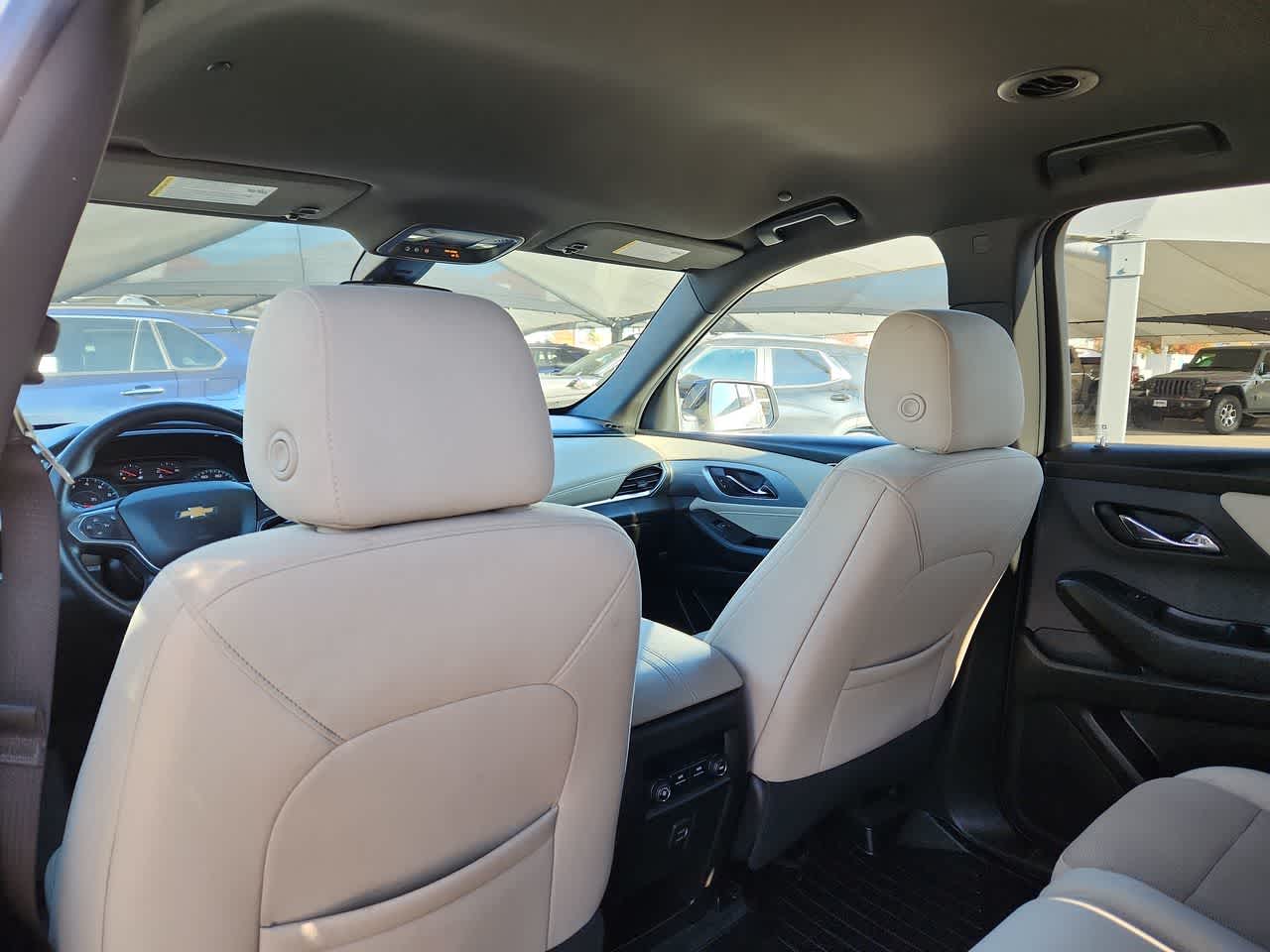 Thumbnail: 2022 Chevrolet Traverse - 16