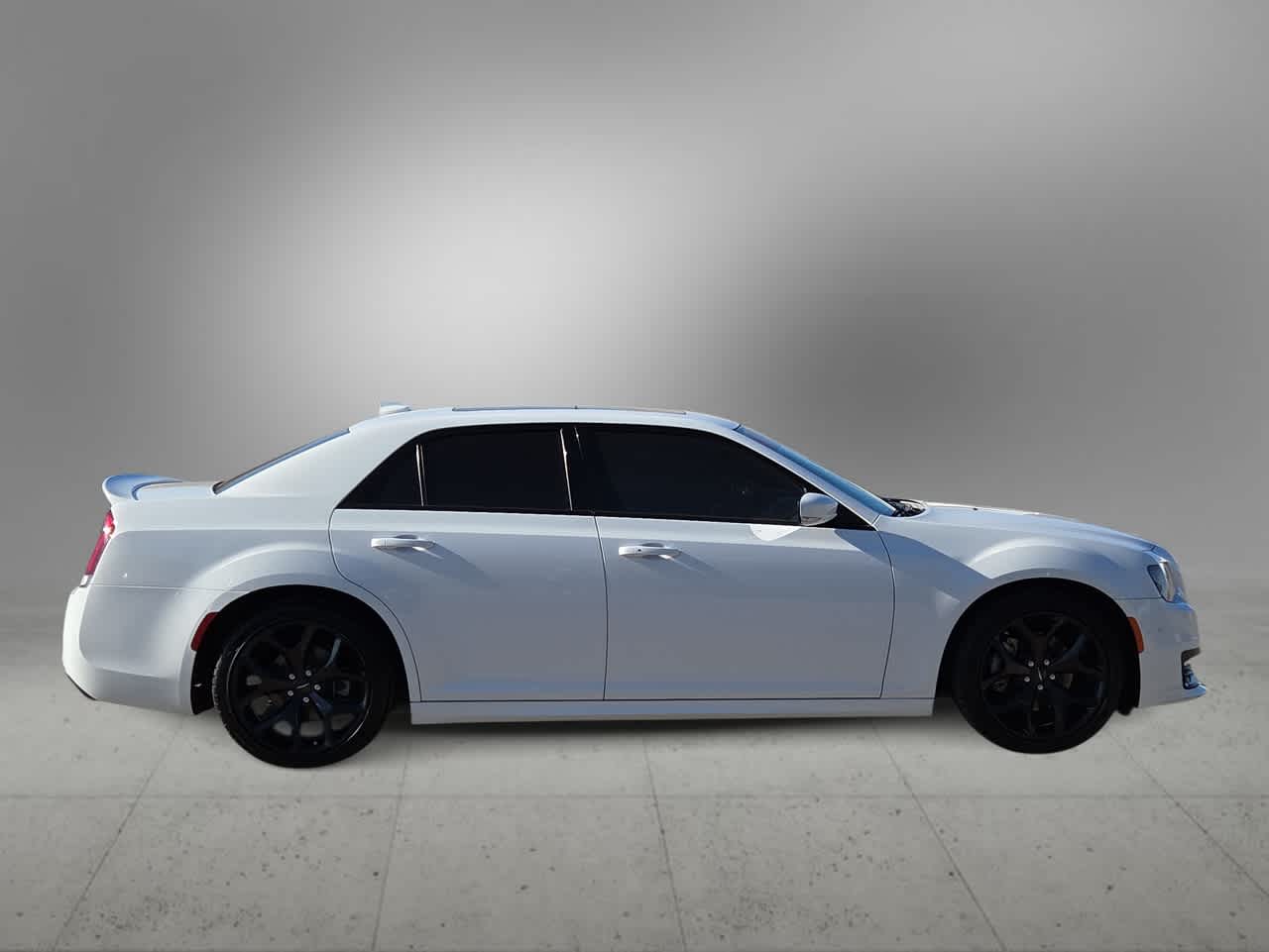 Thumbnail: 2022 Chrysler 300 - 9