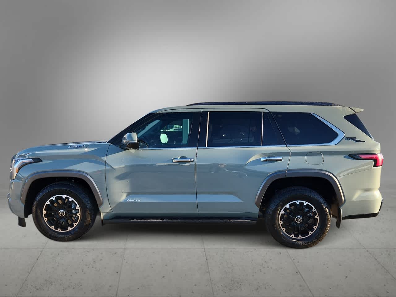 Thumbnail: 2023 Toyota Sequoia - 5