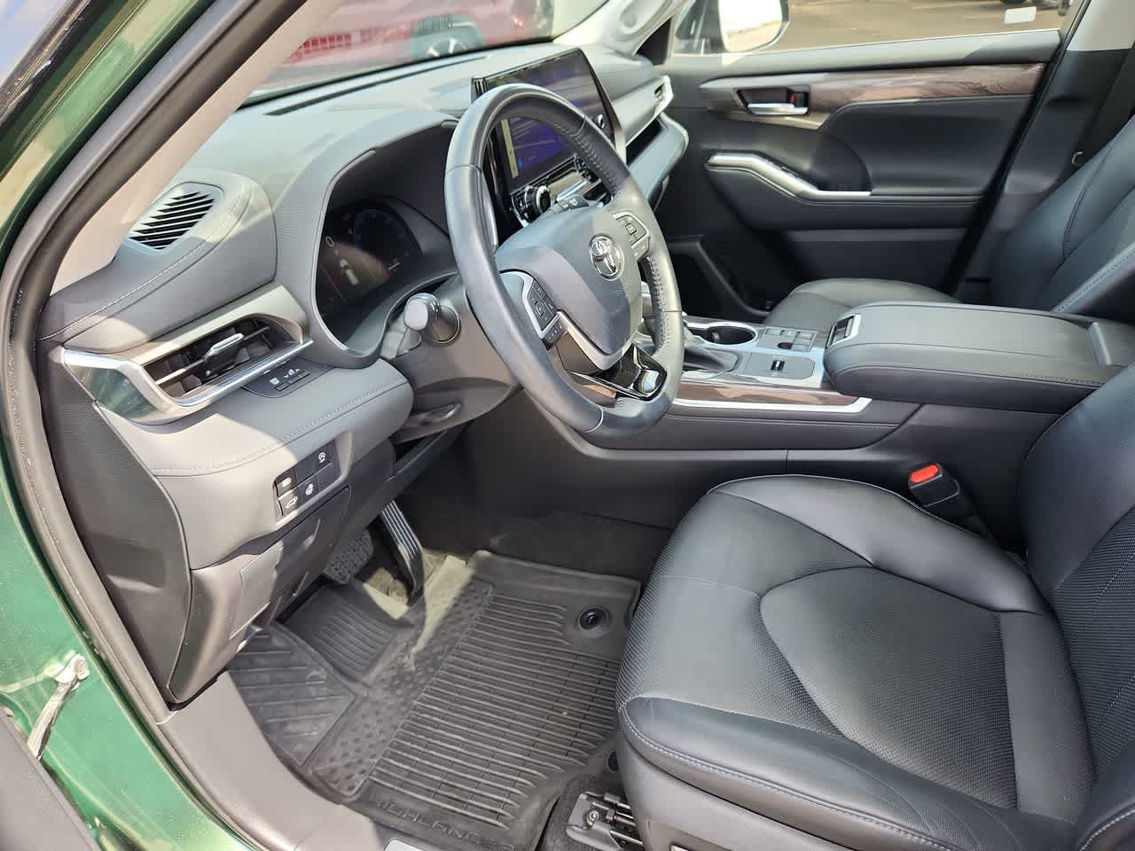 2023 Toyota Highlander Limited 10