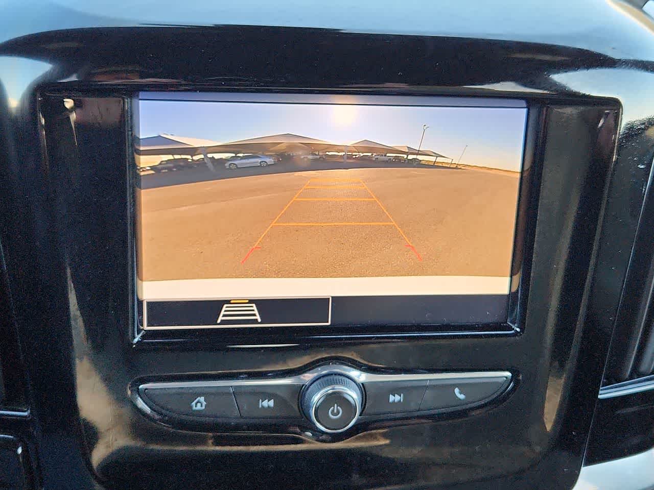 Thumbnail: 2022 Chevrolet Traverse - 25