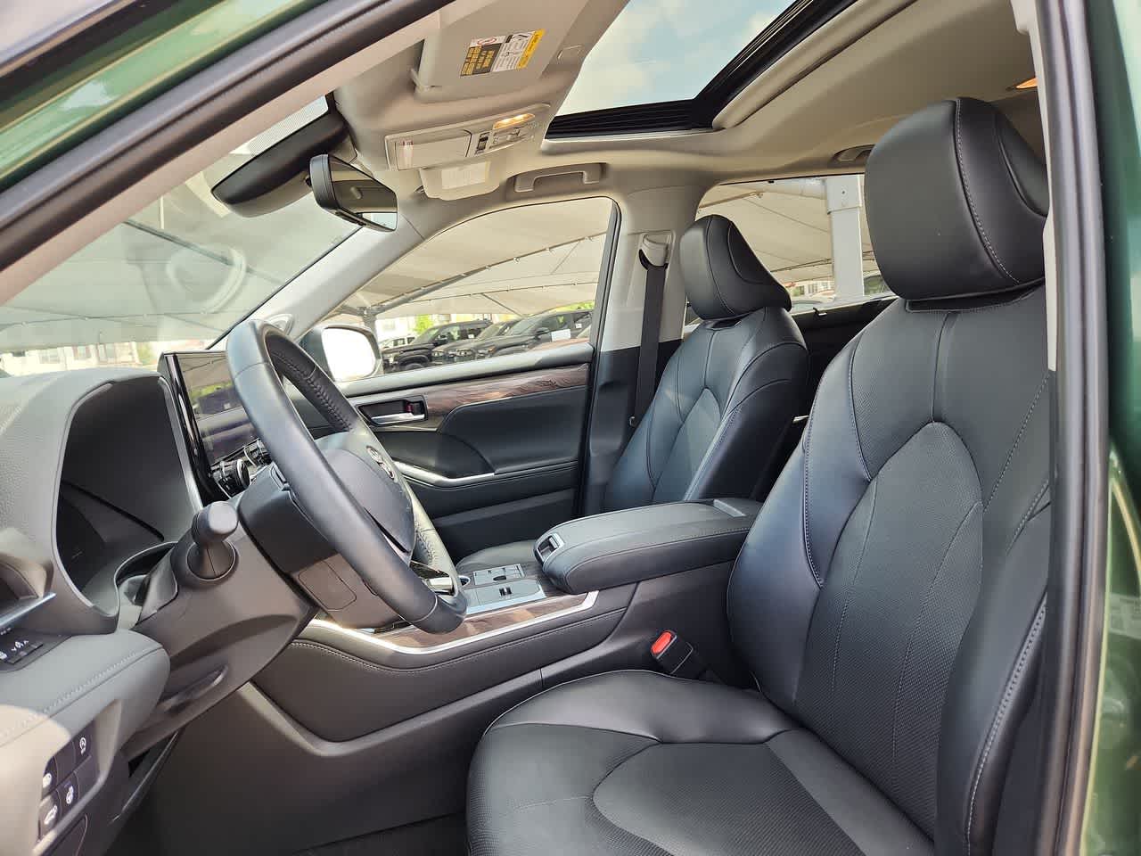 2023 Toyota Highlander Limited 19