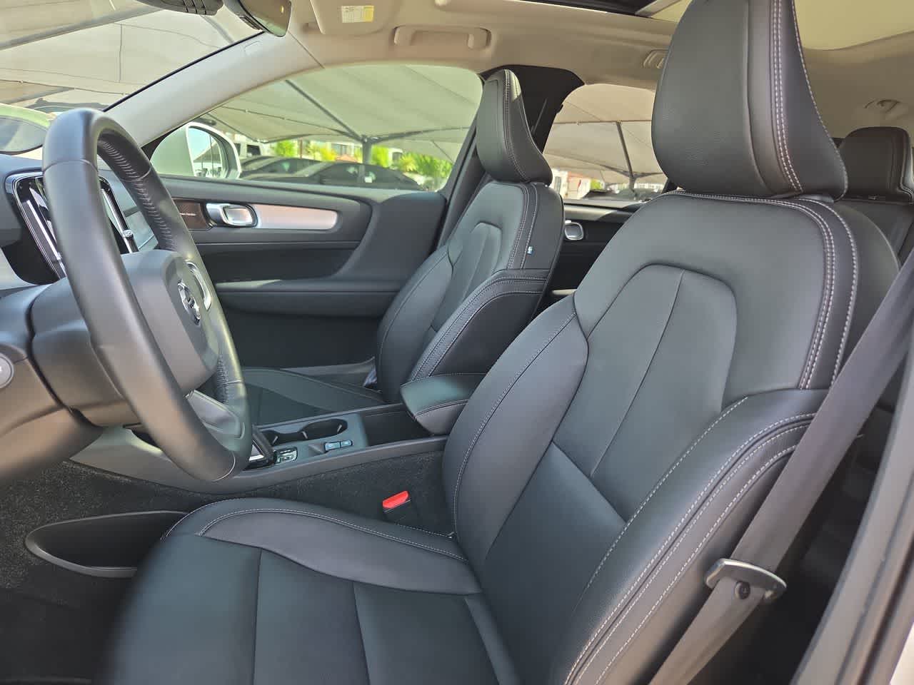 Thumbnail: 2021 Volvo XC40 - 15