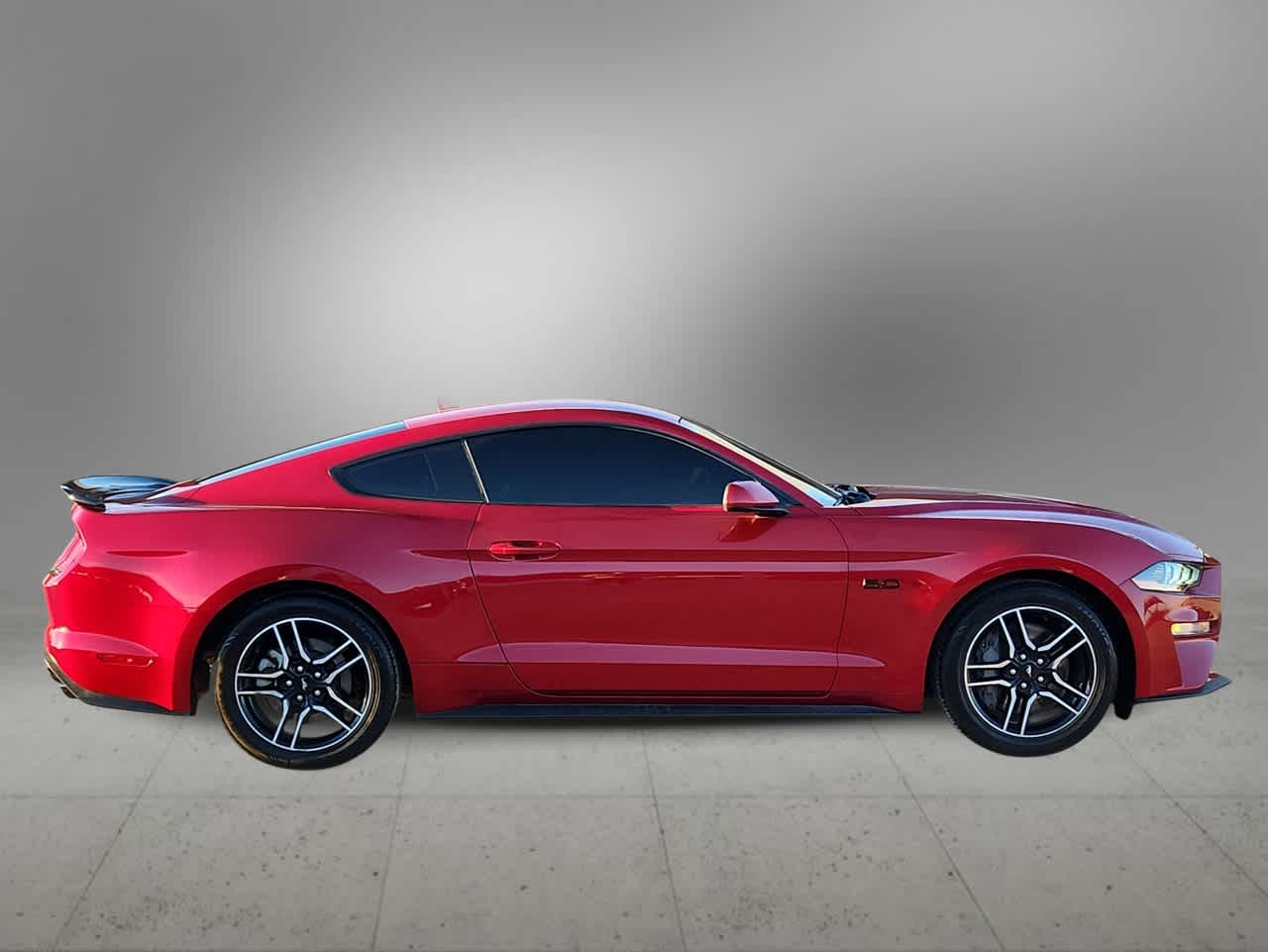 Thumbnail: 2022 Ford Mustang - 9