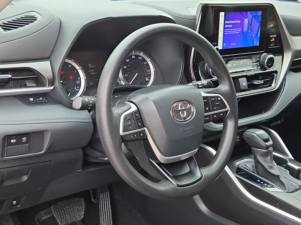 Thumbnail: 2023 Toyota Highlander - 10