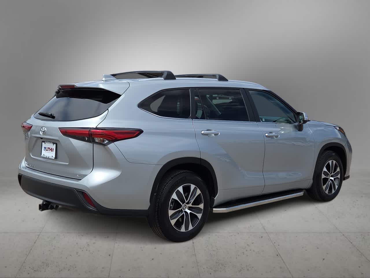 Thumbnail: 2023 Toyota Highlander - 8