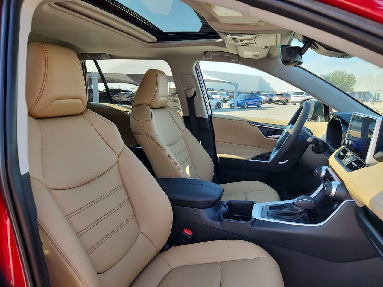 Thumbnail: 2025 Toyota RAV4 - 18