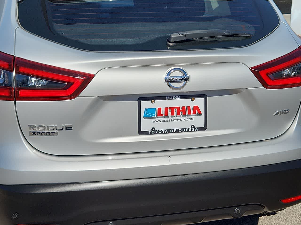 Thumbnail: 2020 Nissan Rogue Sport - 11