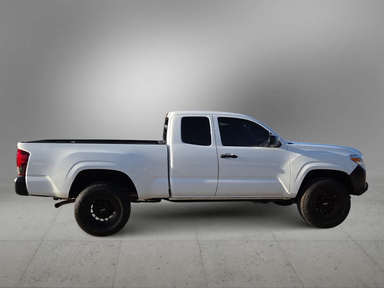 Thumbnail: 2022 Toyota Tacoma - 9