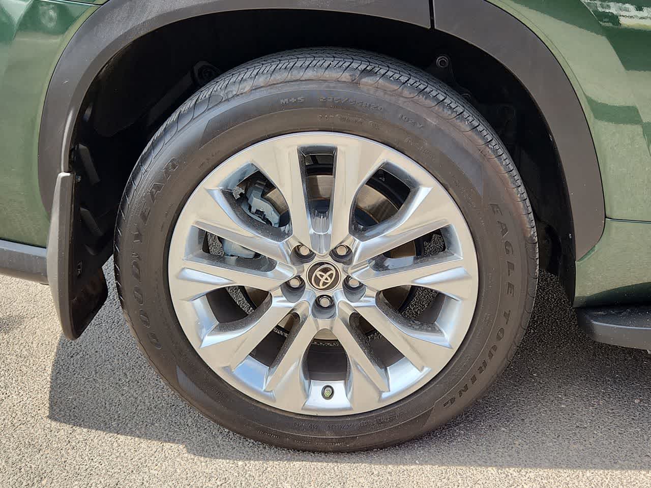 2023 Toyota Highlander Limited 16