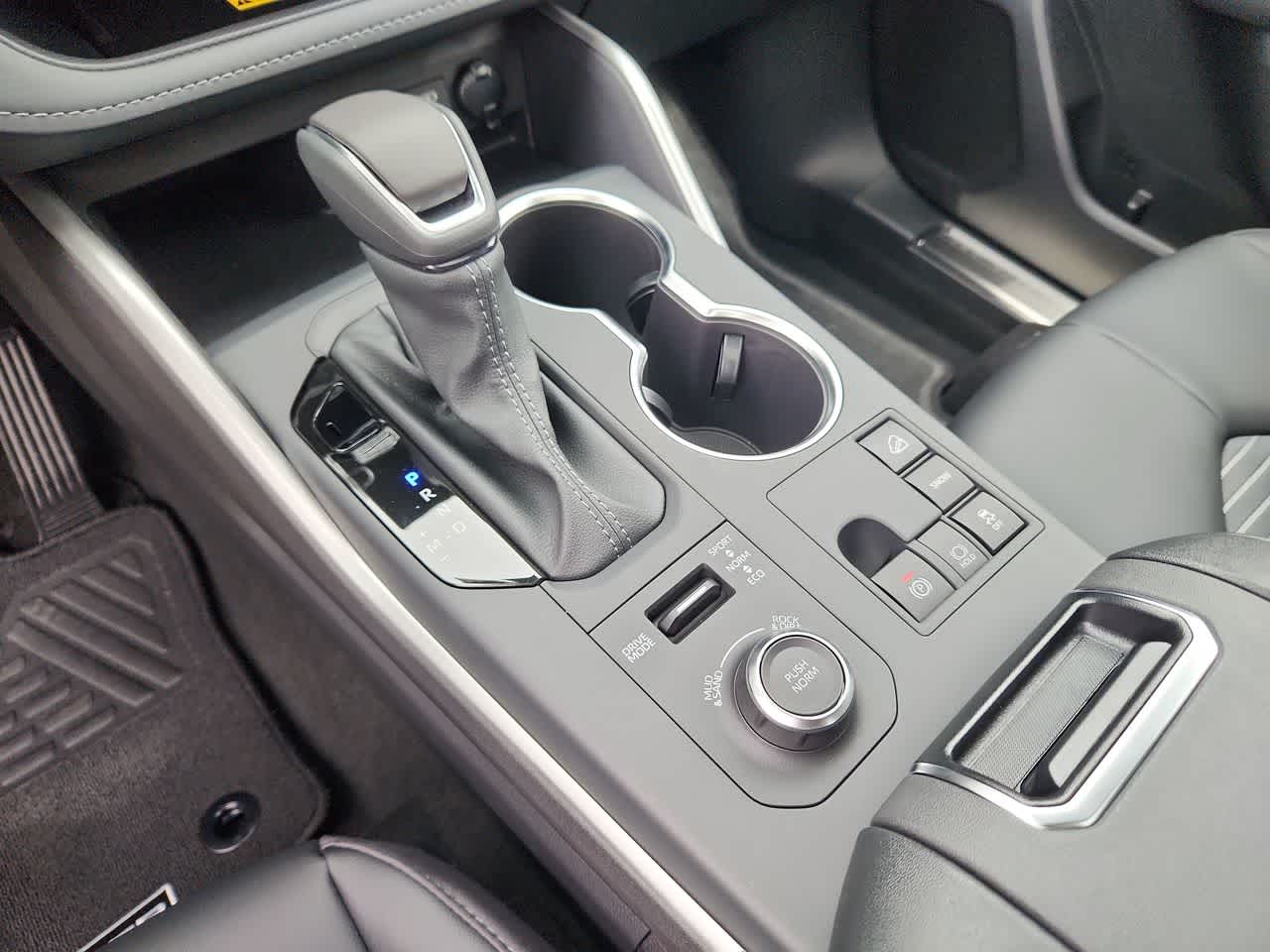 Thumbnail: 2026 Toyota Highlander - 21