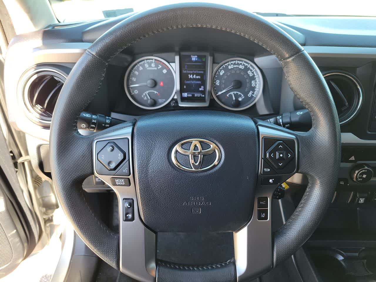 Thumbnail: 2019 Toyota Tacoma - 15