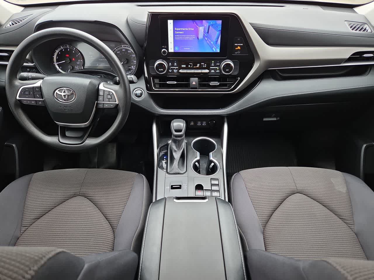 Thumbnail: 2023 Toyota Highlander - 14